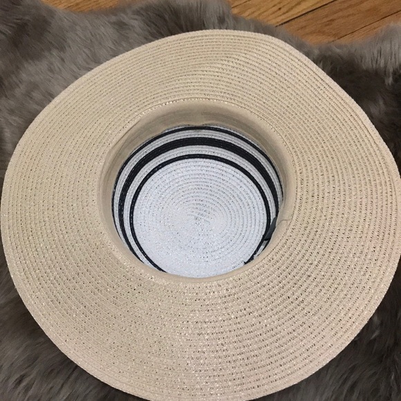 Beach hat 👒 - Picture 5 of 8